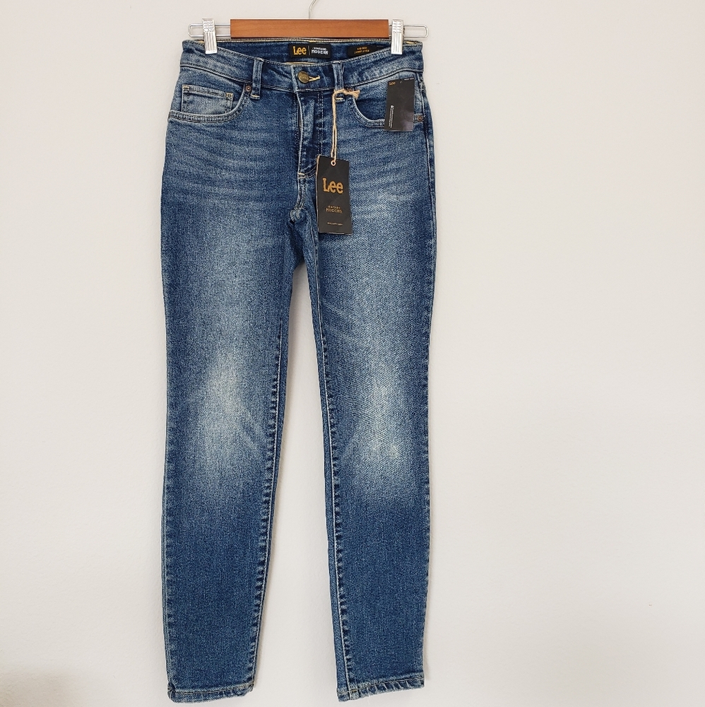 NWT Lee vintage Modern Mid rise Skinny Ankle
